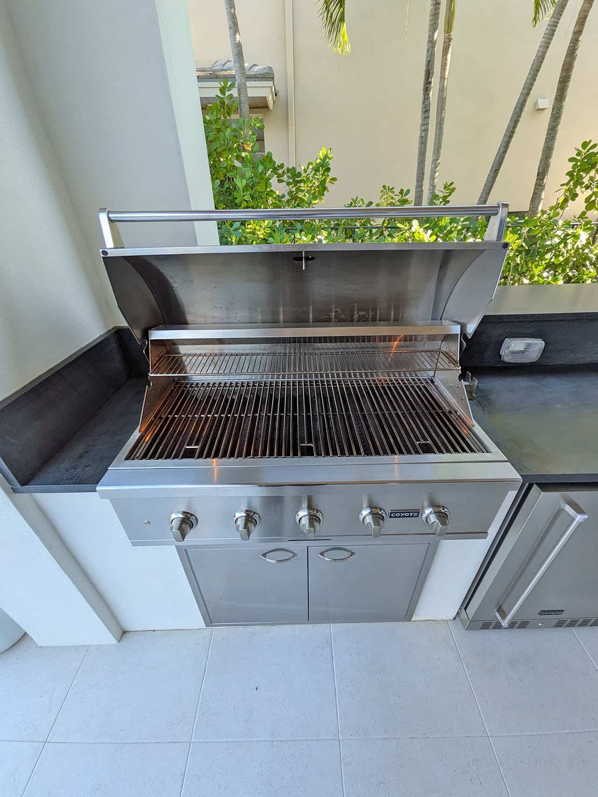 Built-In Grill with Side Burner