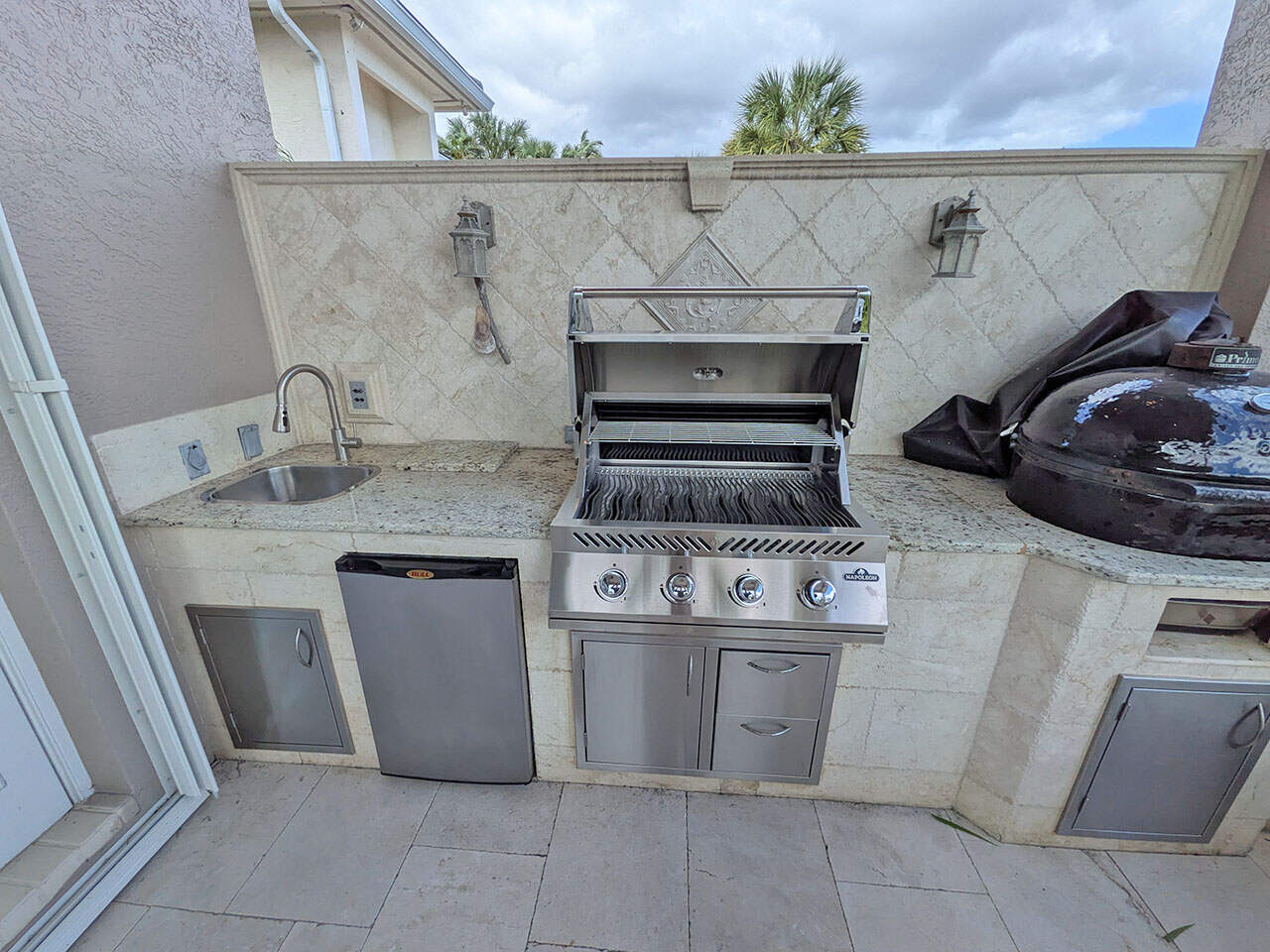 Full Outdoor Kitchen Service